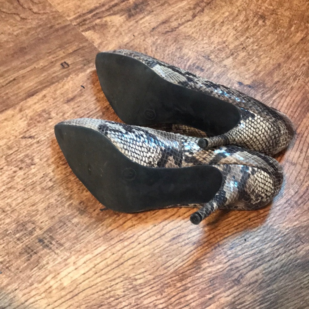 Heels - Picture 3 of 4